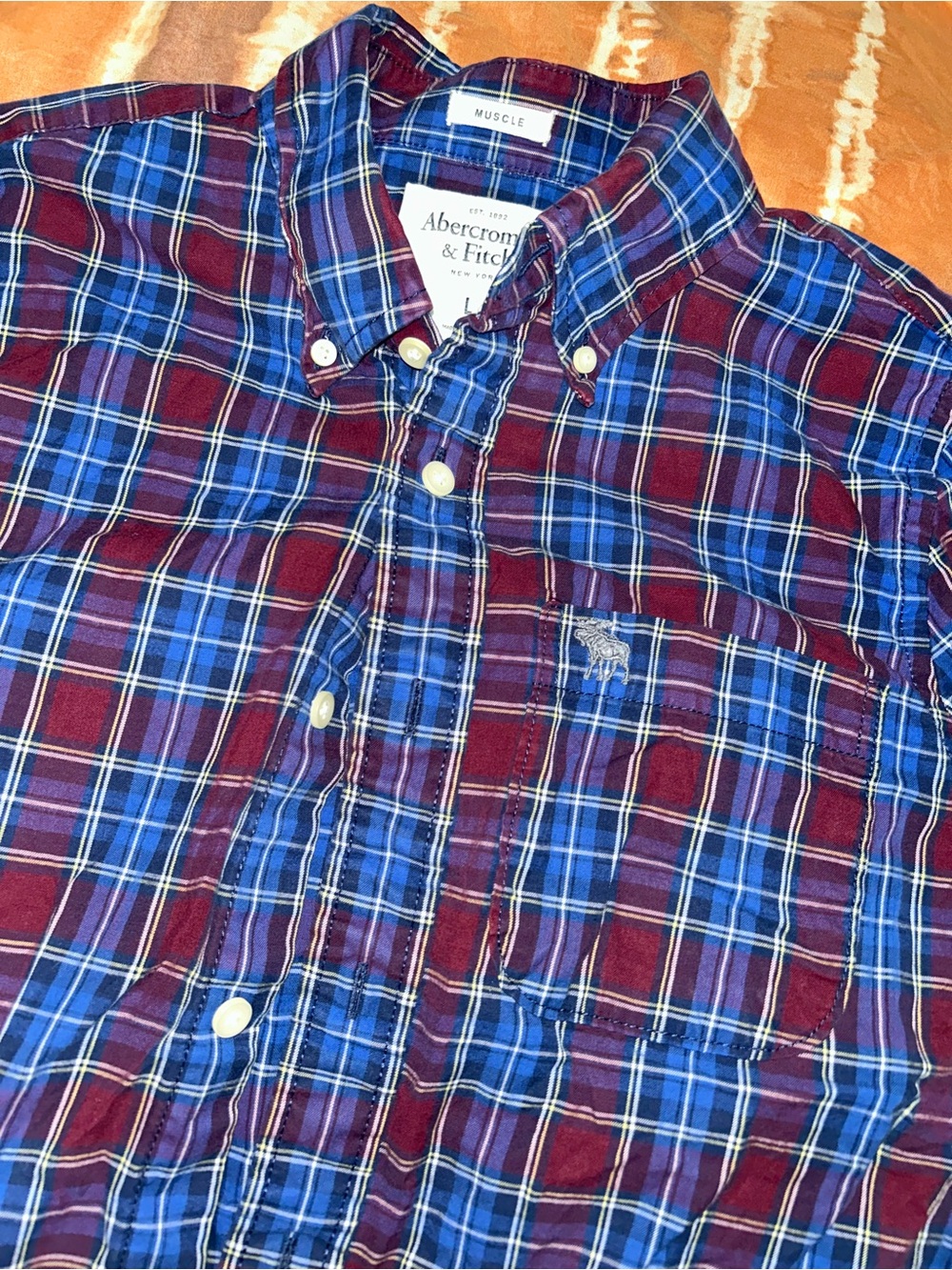 Abercrombie & Fitch Men's Burgundy and Blue Plaid Button-Up Size Large